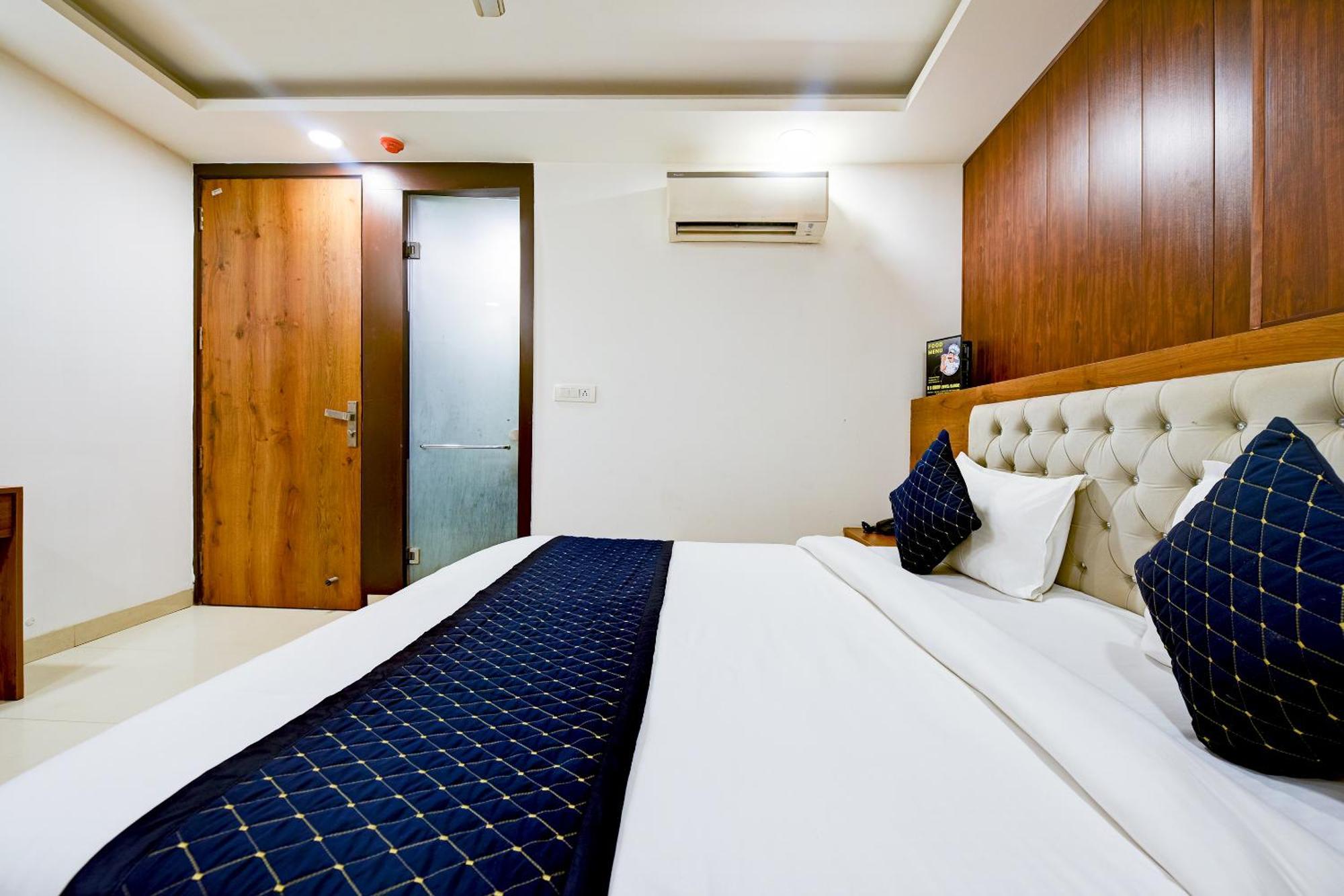 Ocean The Near Delhi Airport 4* New Delhi